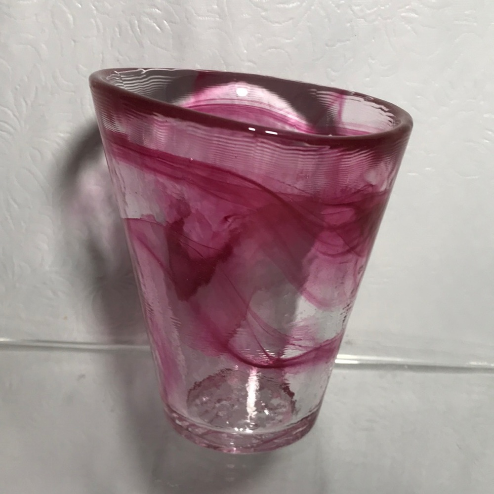 Kosta Boda UHV Mine Pink Swirl Glass Tumbler Glass by Ulrica Hydman Vallien 4"